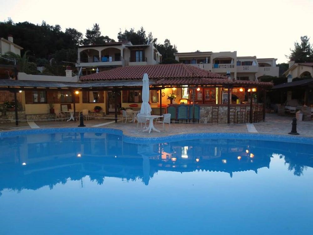 Milia Bay Hotel Apartments Εξωτερικό φωτογραφία